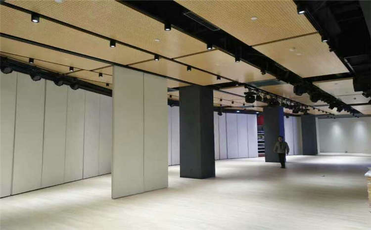 拉薩企口運動(dòng)木地板施工技術(shù)
