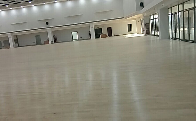 劇院舞臺木地板在干凈調養時(shí)要注重甚么？