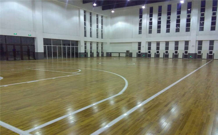 如何做好籃球館運動(dòng)木地板面板漆的養護工作？