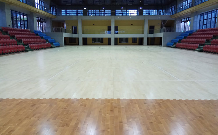 籃球館運動(dòng)木地板的鋪設方案