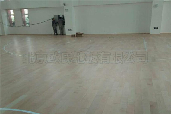 煙臺開(kāi)發(fā)區第十小學(xué)運動(dòng)木地板工程案例