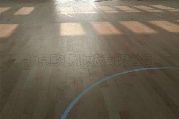 煙臺開(kāi)發(fā)區第十小學(xué)運動(dòng)木地板工程案例