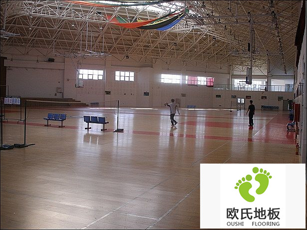 實(shí)木運動(dòng)地板選擇雙龍骨的好處