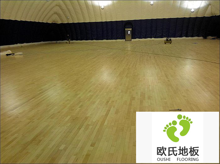 體育館地板的保護層起什么作用？